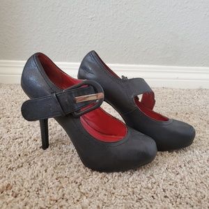 Black Business Pumps